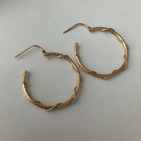 Italian Hoop Earrings, 18K Yellow Gold - Picture 11 of 14